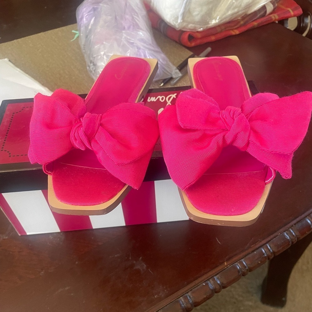 Hot pink sandals in perfect condition in size 8